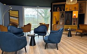 Ibis Avallon